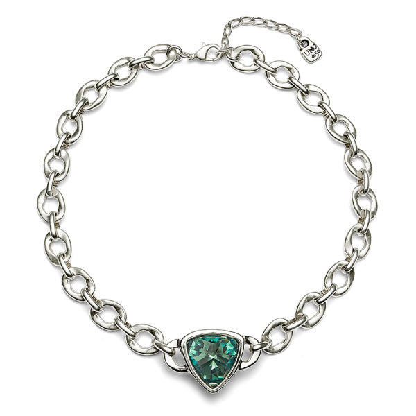 Ser Camaleónica Short Link Chain Silver Necklace with Green Crystal